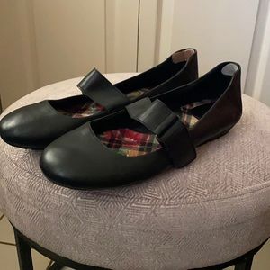 Born Malli Mary Janes size nine